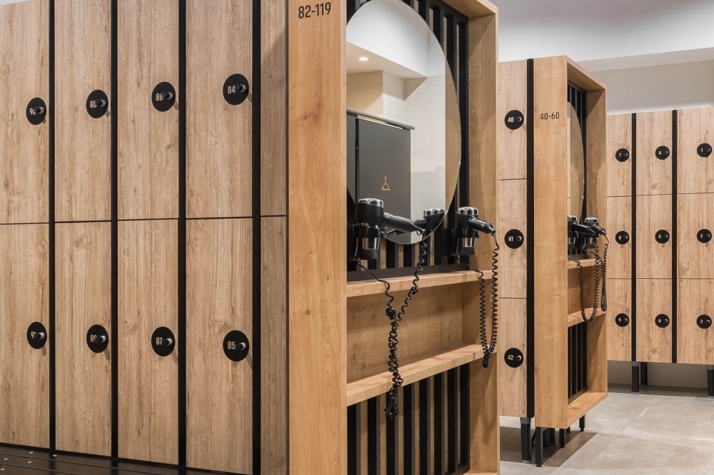 Jak wyposażyć szatnię na siłowni i w fitness klubie – poradnik ATJ System